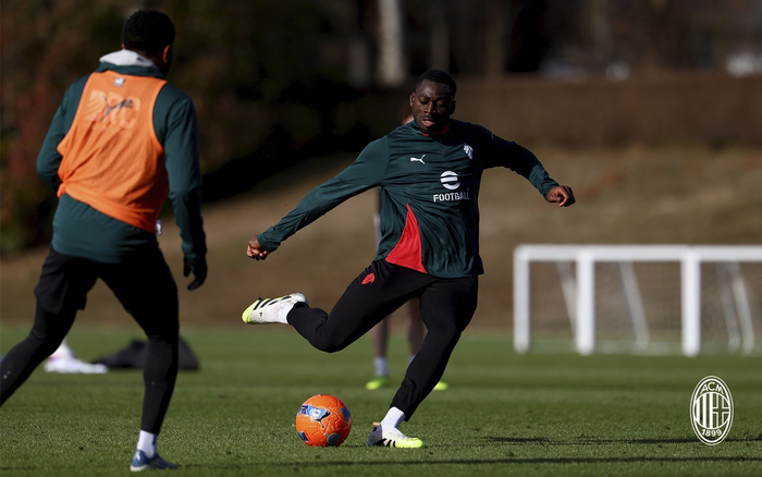 开云APP-米兰队发布训练组图备战新赛季|ac米兰_新浪体育_新浪新闻