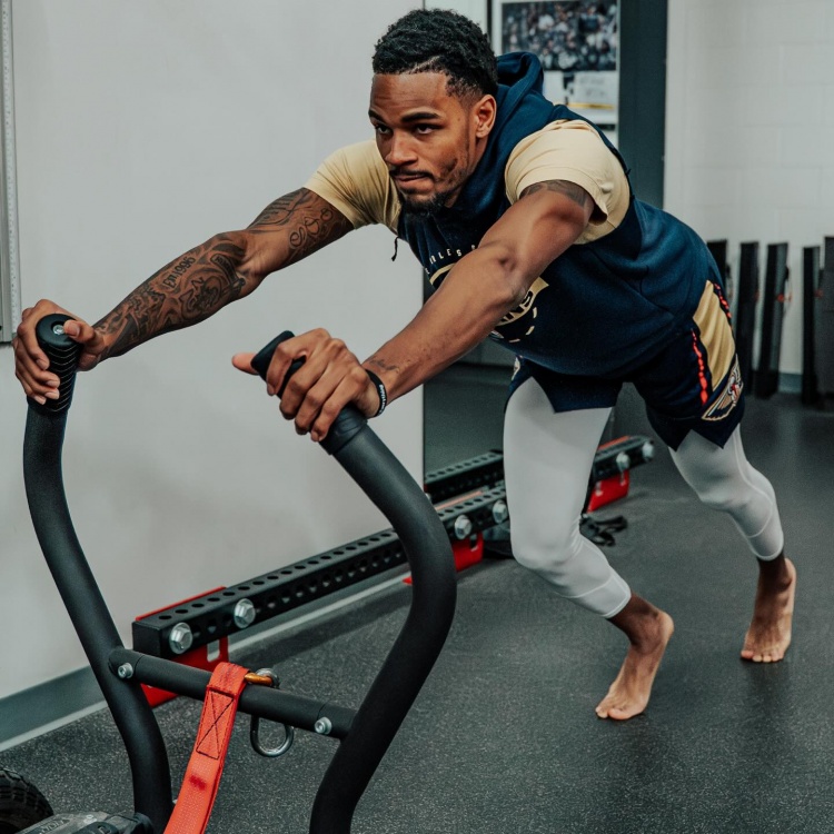 开云-至今还未复出！德章泰·穆雷晒训练照：2026年！冲呀！