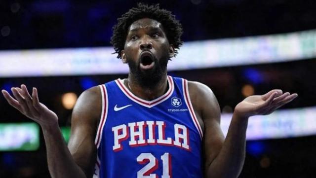 剩余生涯打不了背靠背！恩比德玻璃体质谈何争冠？