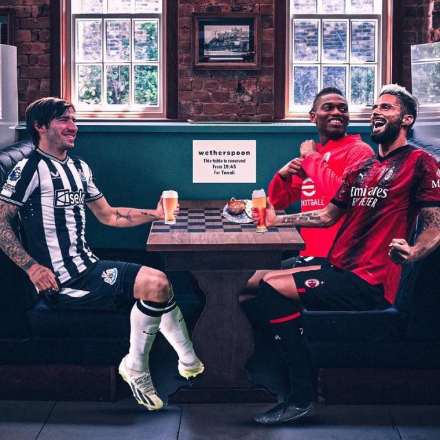 开云体育APP下载-欧冠意甲解签：米兰深陷苦战，国米蓝鹰好签