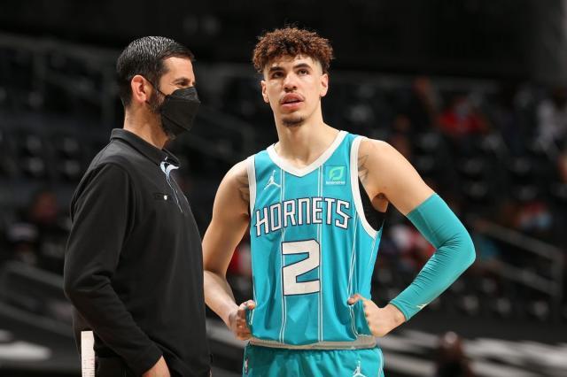 开云体育入口-3天2胜卫冕冠军！全民皆兵的黄蜂继续低调发育